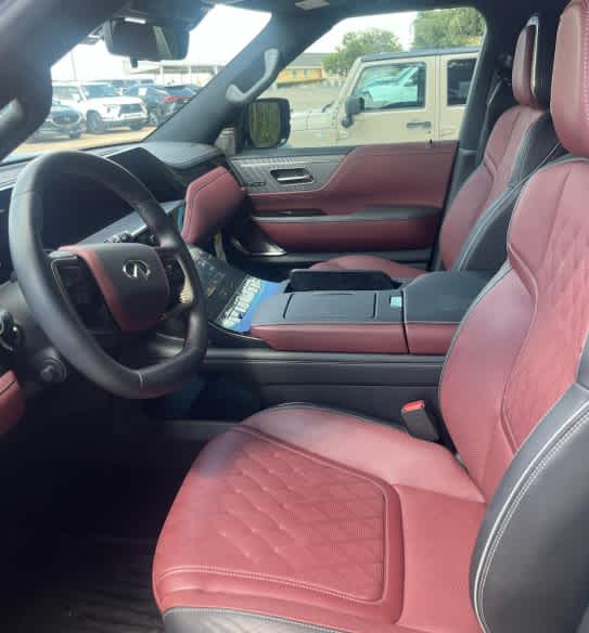 2025 Infiniti QX80 photo 3