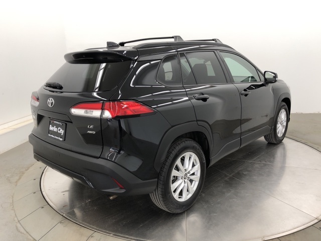2023 Toyota Corolla Cross LE photo 7