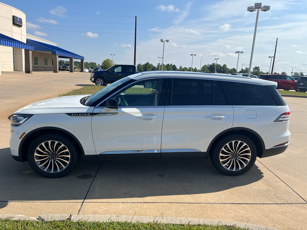 2023 Lincoln Aviator Standard photo 4