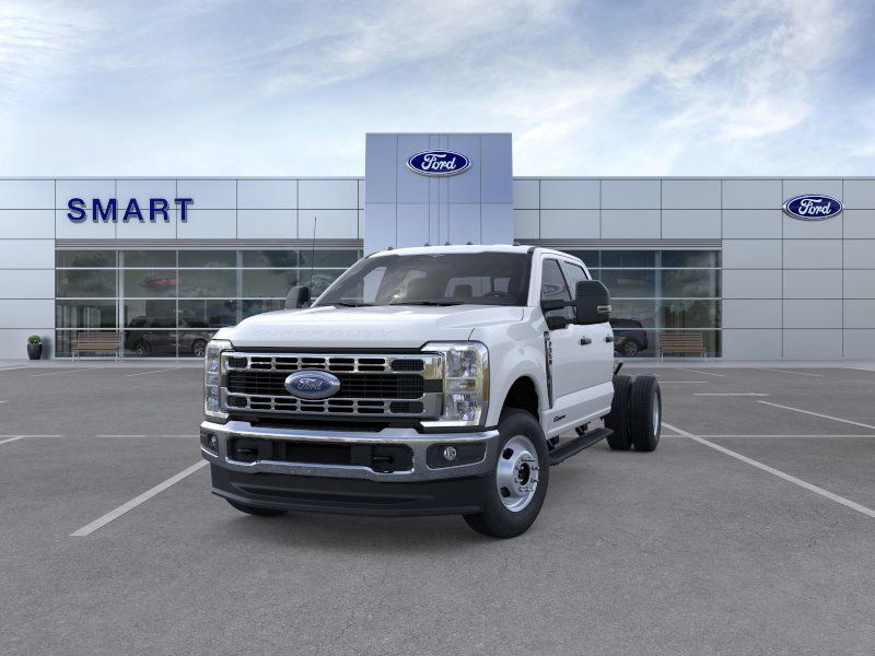 2026 Ford F-350 photo 3