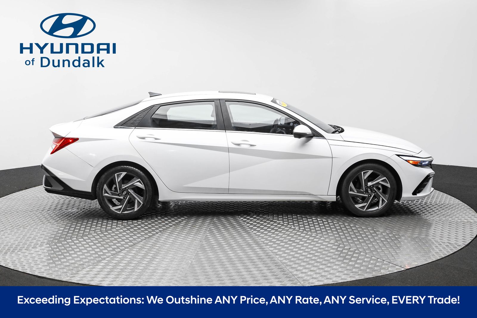 2024 Hyundai Elantra Limited photo 4