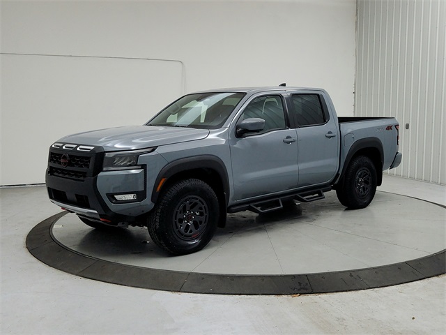 2026 Nissan Frontier PRO-4X photo 3