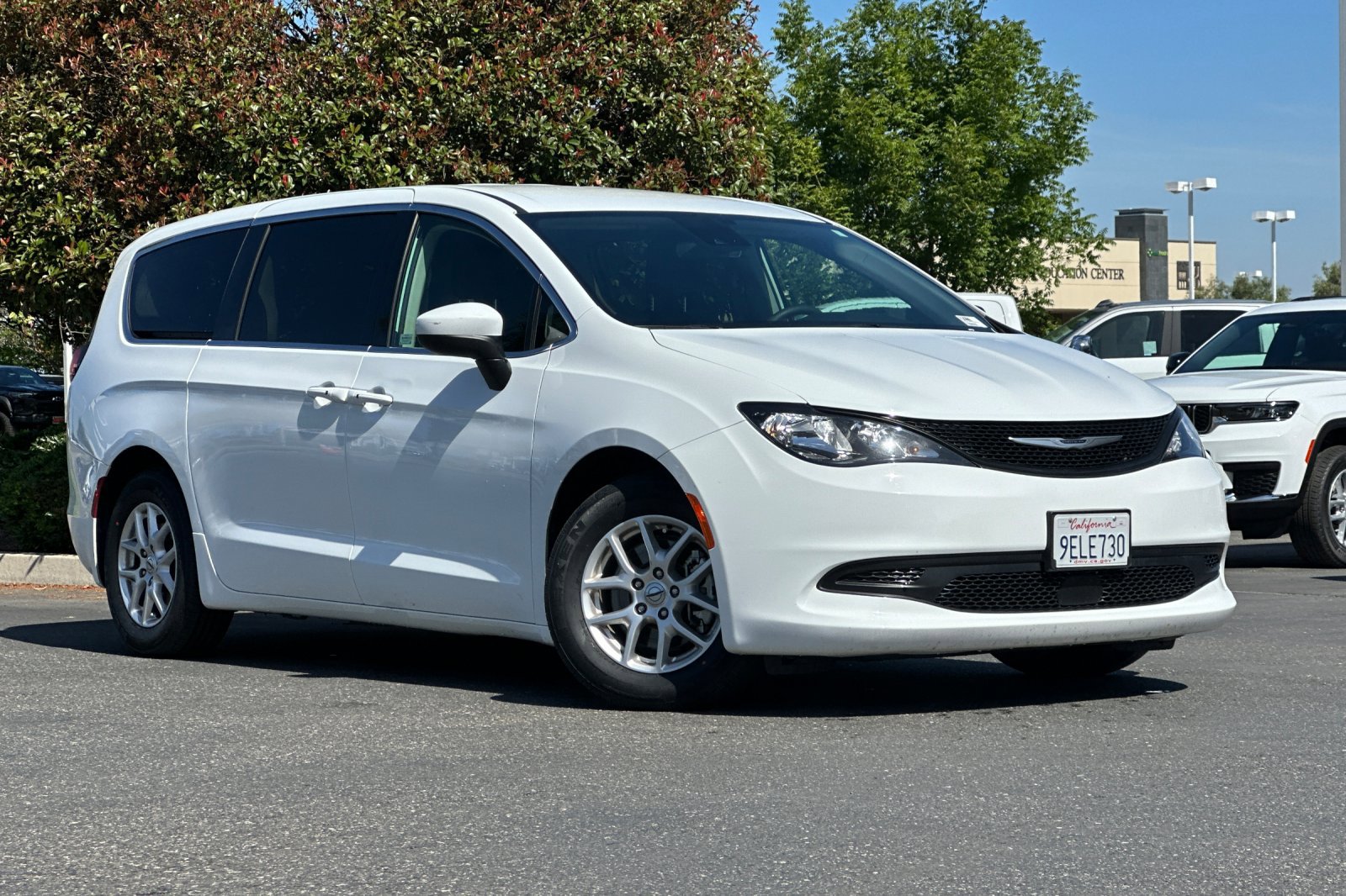 2023 Chrysler Voyager LX photo 2