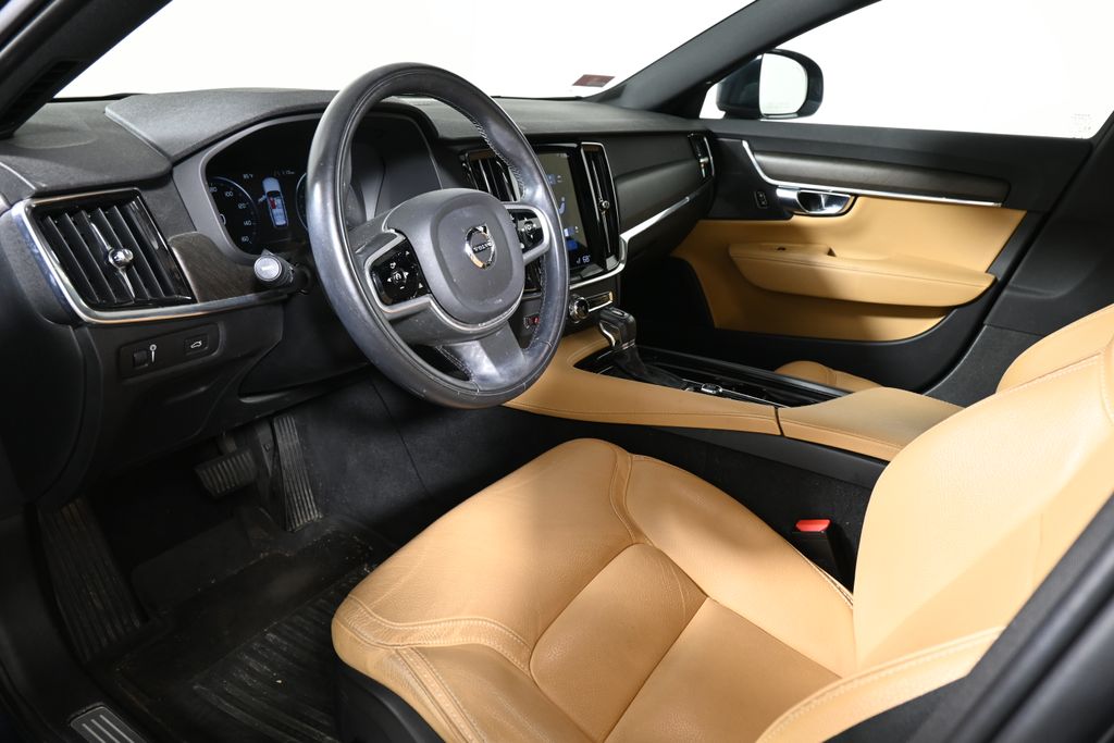 2020 Volvo V90 Cross Country T6 AWD photo 3