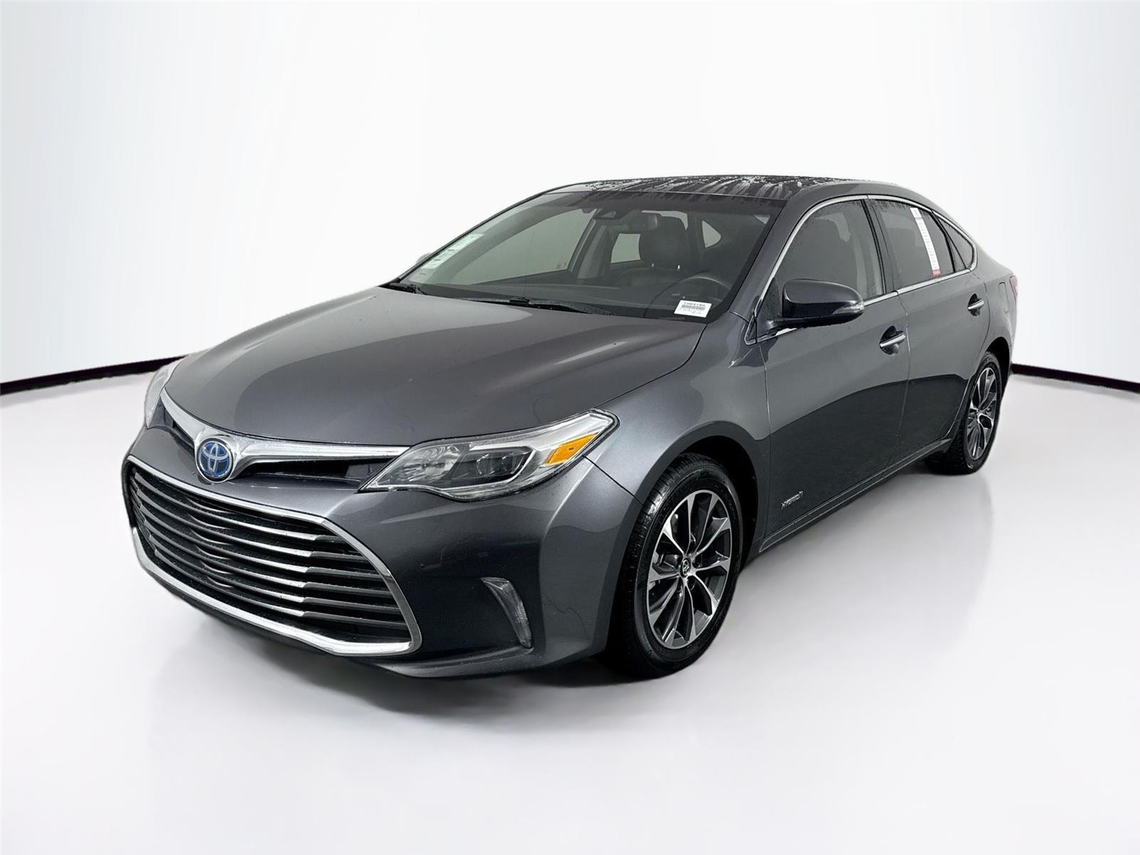 2018 Toyota Avalon Hybrid XLE Premium photo 2