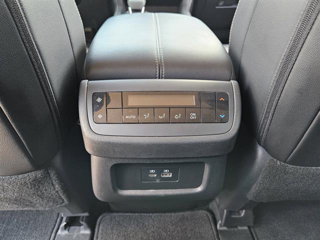 2024 Nissan Pathfinder SL photo 18
