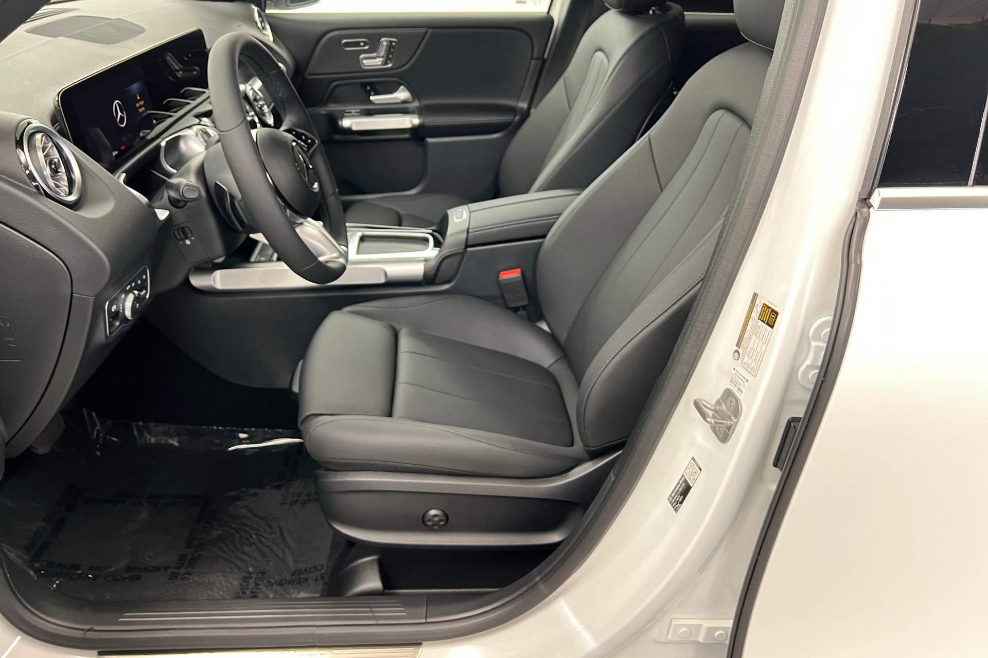 2026 Mercedes Benz GLB 250 4MATIC photo 17