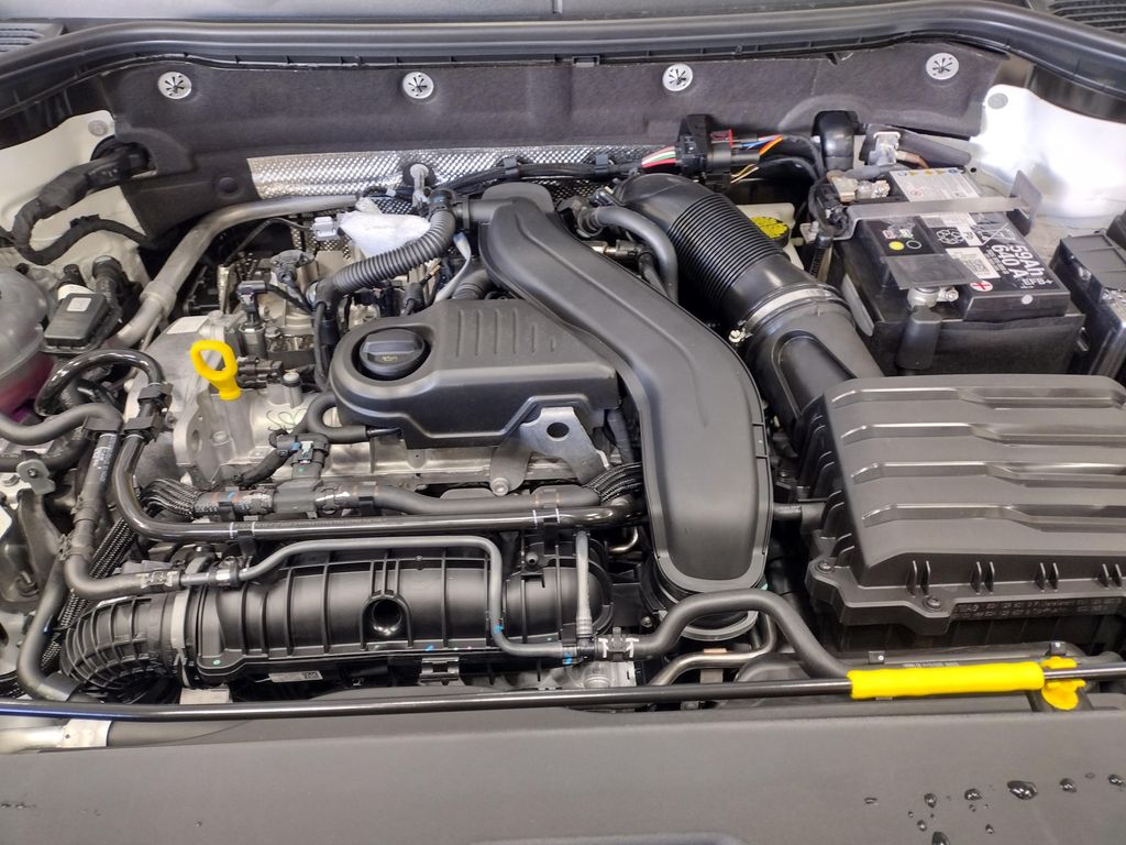 2025 Volkswagen Taos SE photo 7