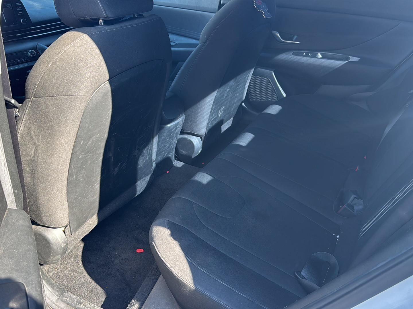 2023 Hyundai Elantra SEL photo 4