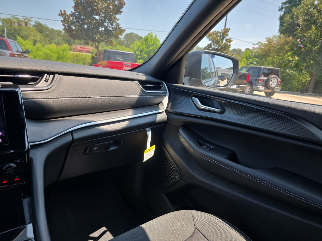 2025 Jeep Grand Cherokee Laredo X photo 22