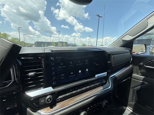 2024 Chevrolet Silverado 1500 LT photo 16