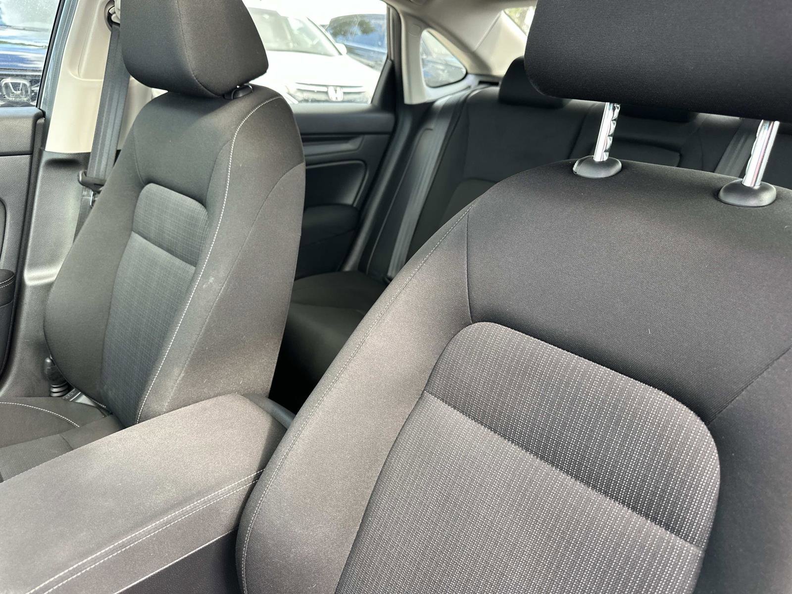 2022 Honda Civic EX photo 17