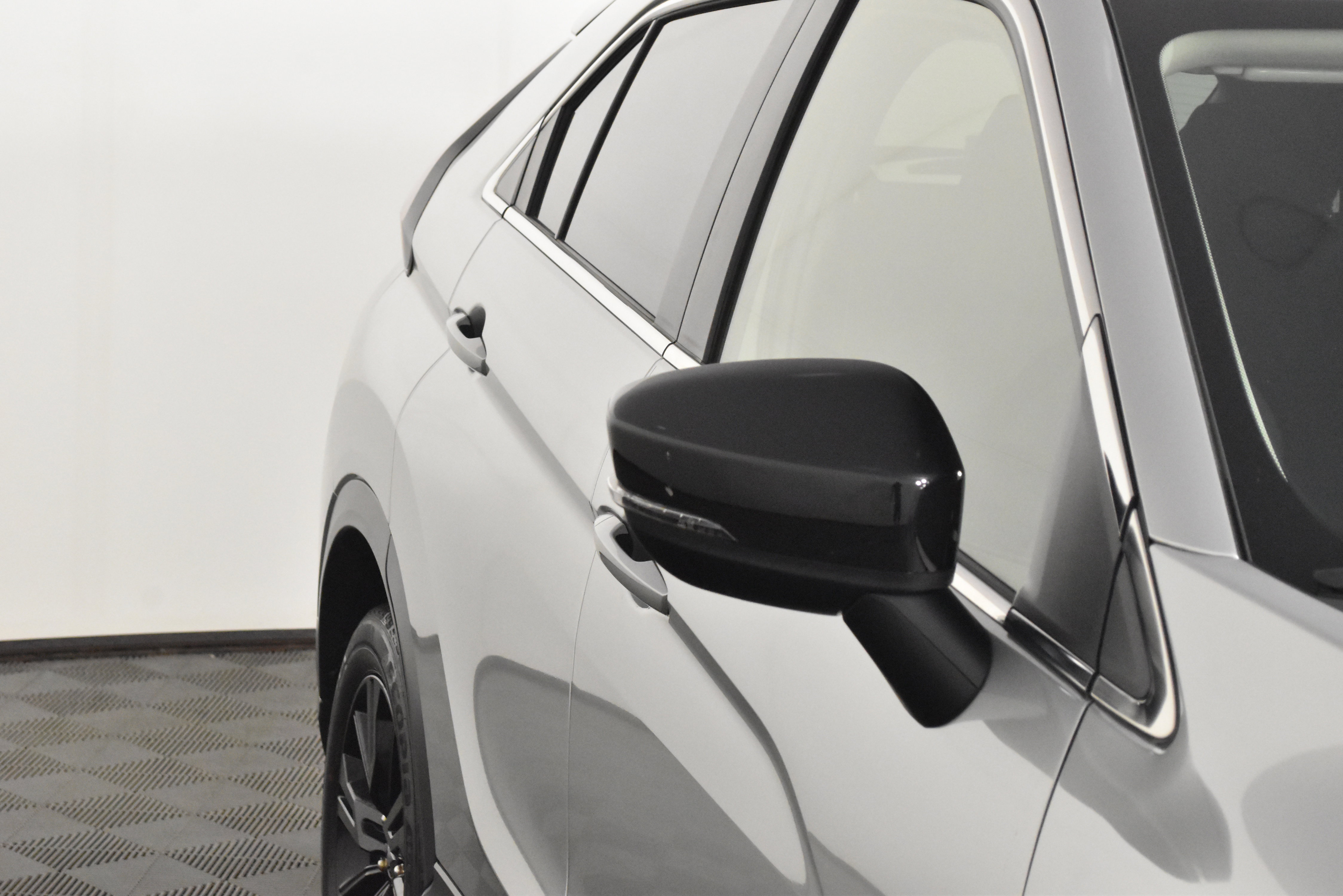 2023 Mitsubishi Eclipse Cross LE Ralliart photo 4