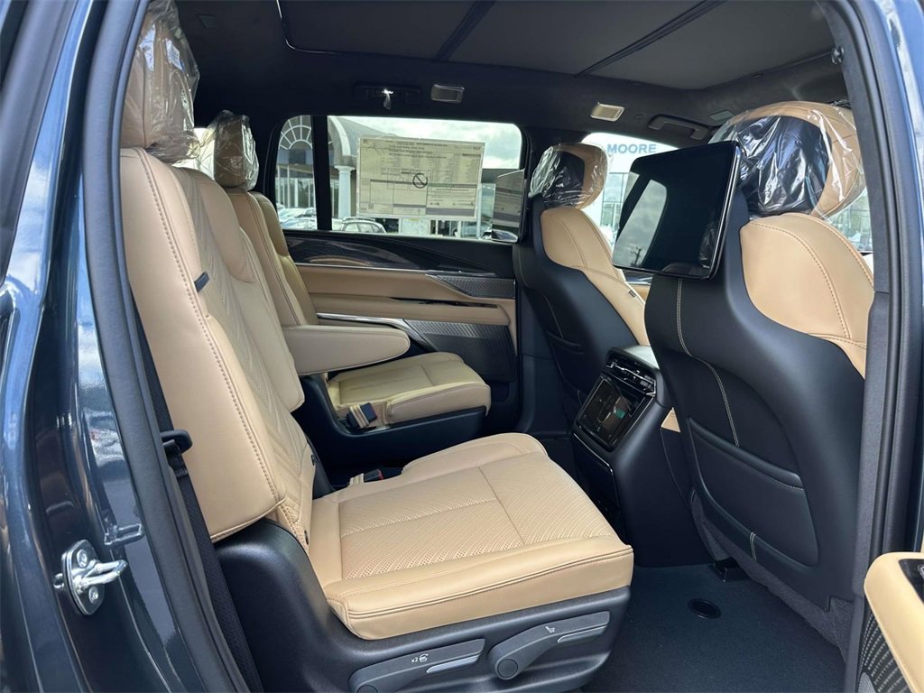 2026 Cadillac Escalade IQ Premium Sport photo 11
