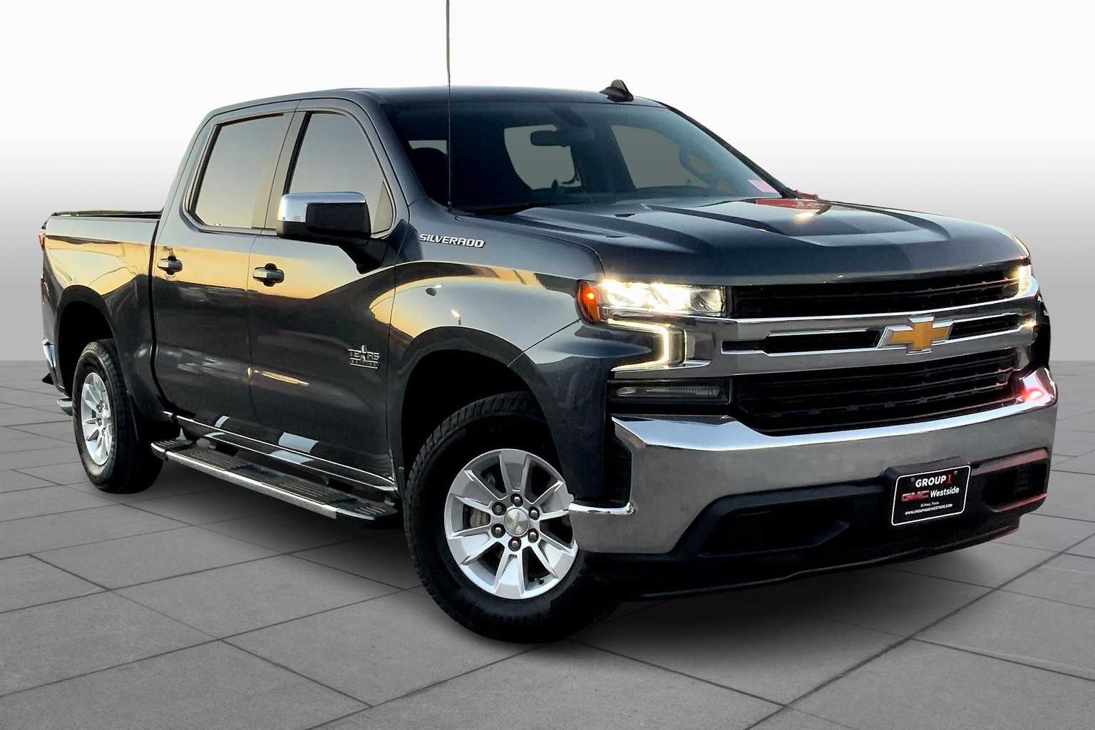 2020 Chevrolet Silverado 1500 LT photo 2