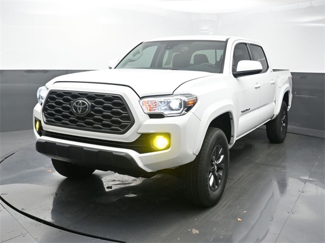 2023 Toyota Tacoma SR5's photo