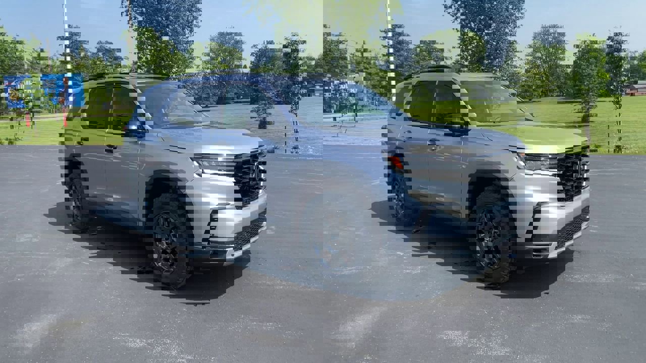 2025 Honda Pilot TrailSport photo 2