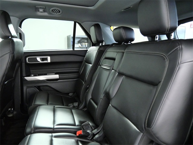 2023 Ford Explorer XLT photo 13