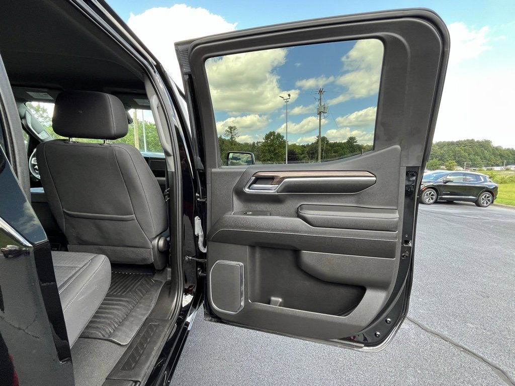 2023 Chevrolet Silverado 1500 LT photo 7