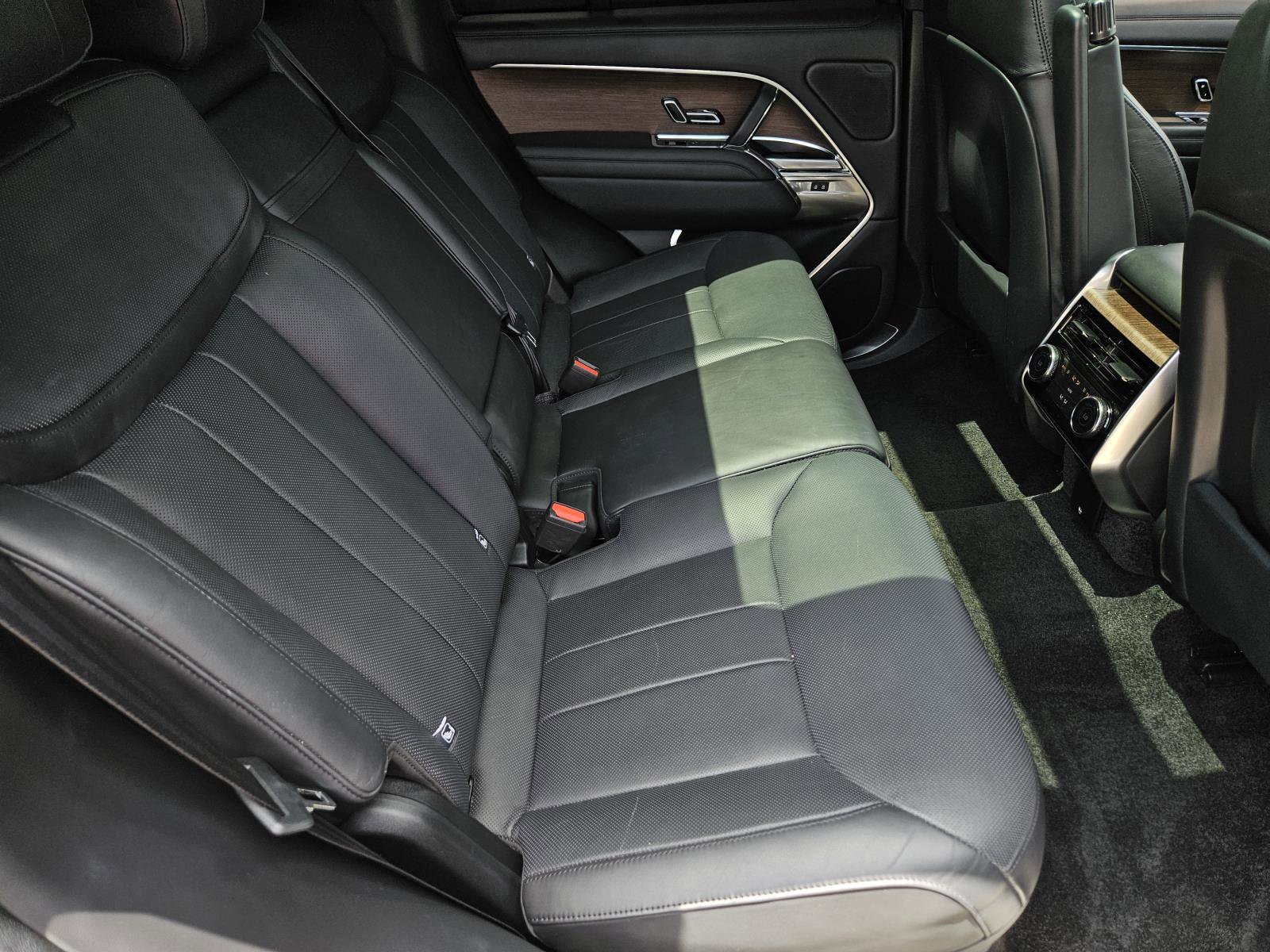 2023 Land Rover Range Rover SE photo 33