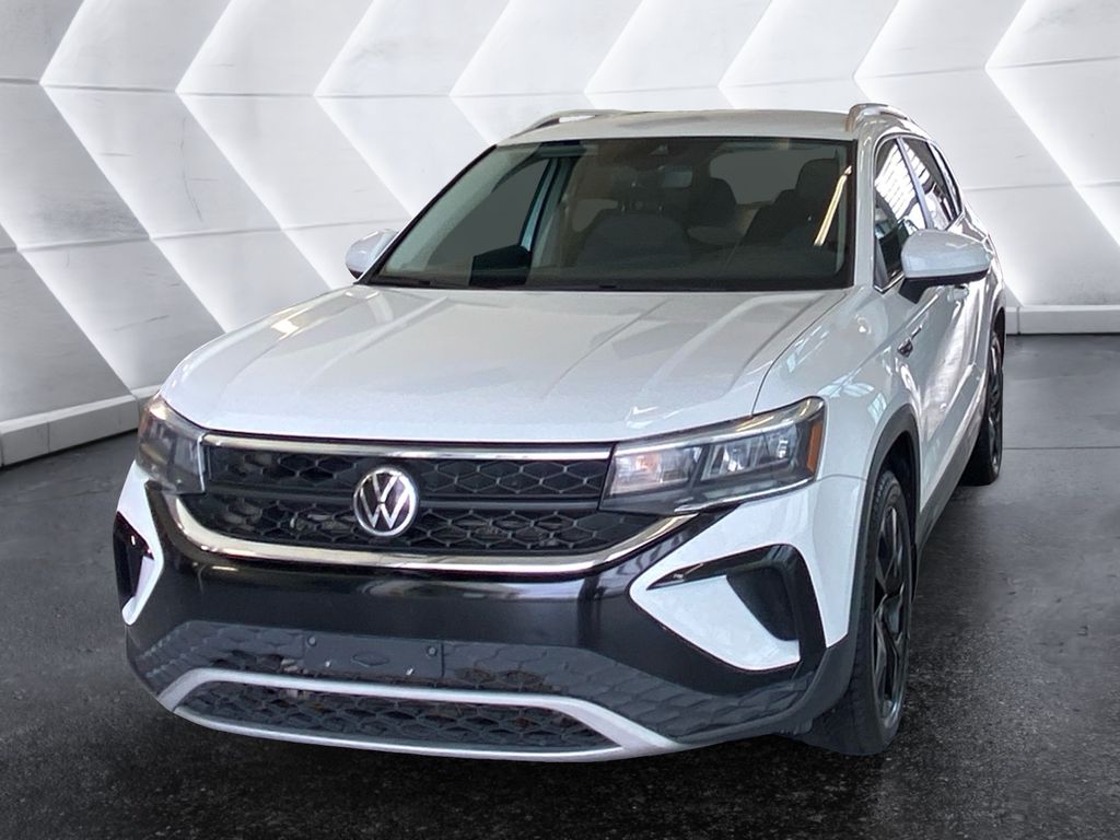2022 Volkswagen Taos SE photo 3