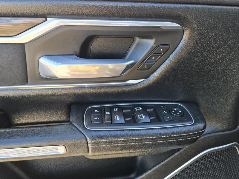 2019 Ram 1500 Laramie photo 15