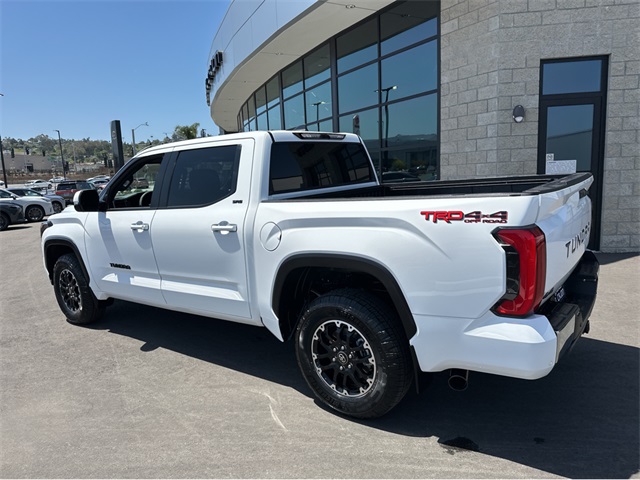 2025 Toyota Tundra SR5 CrewMax photo 4