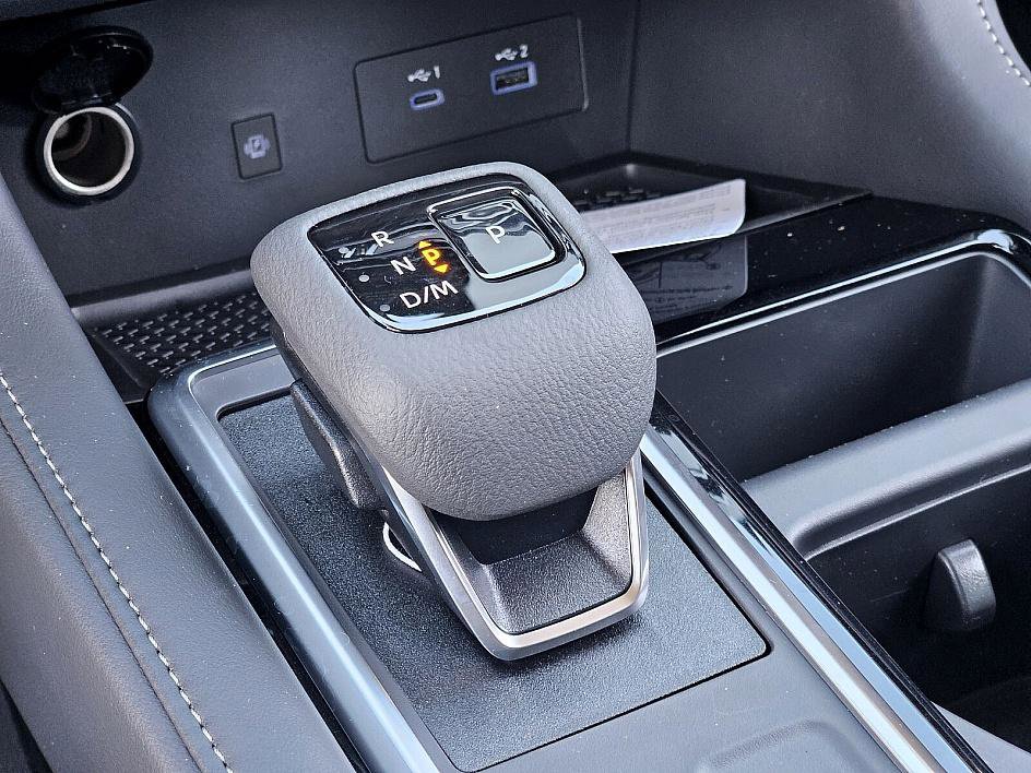 2025 Nissan Pathfinder SL photo 23
