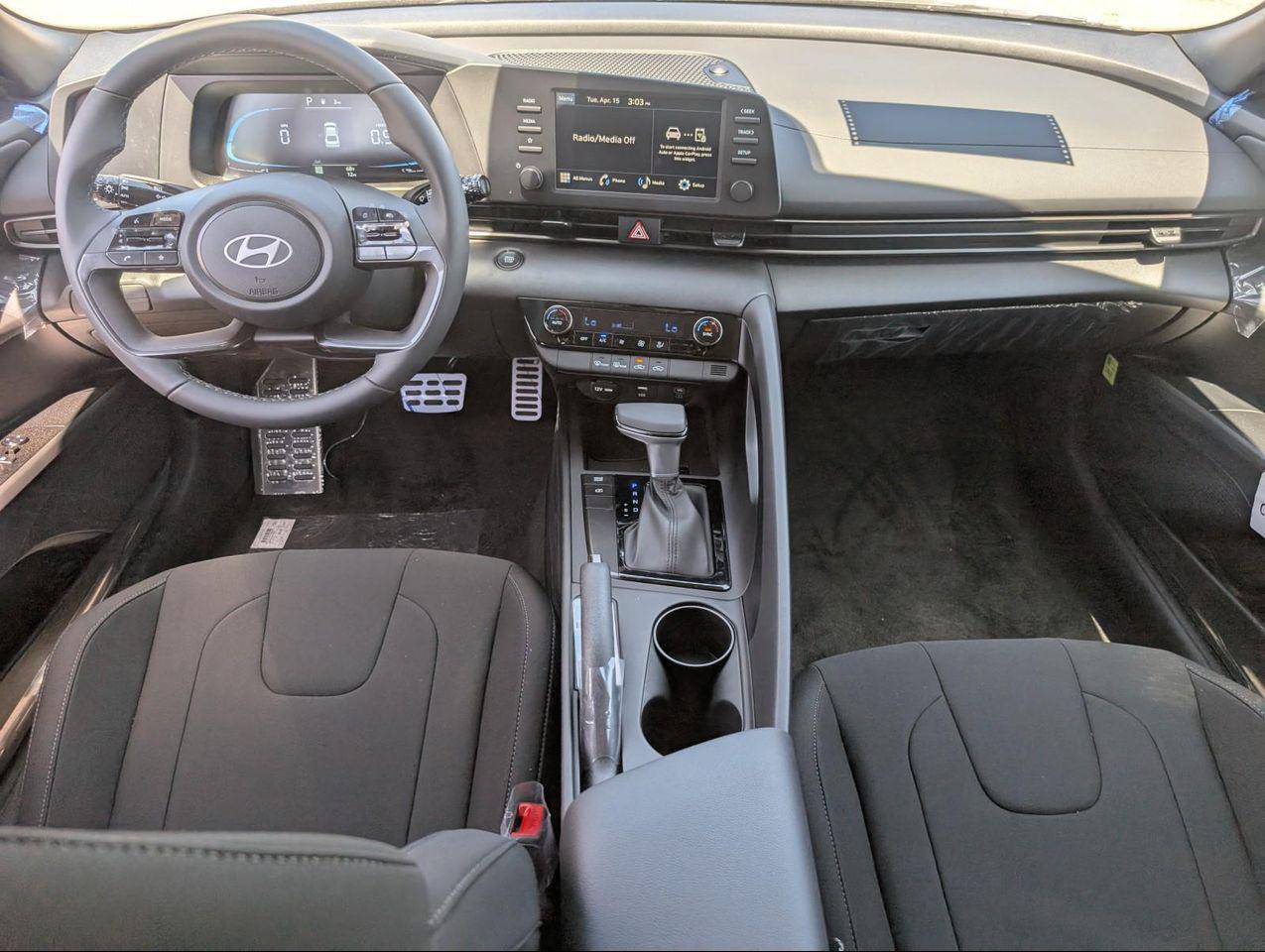 2025 Hyundai Elantra SEL Sport photo 20