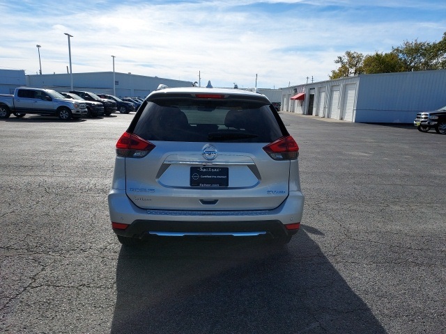 2019 Nissan Rogue SV photo 4