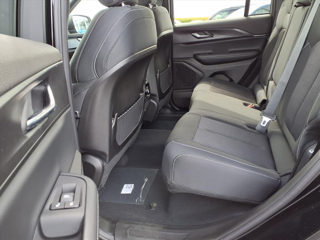 2025 Jeep Grand Cherokee Laredo X photo 3