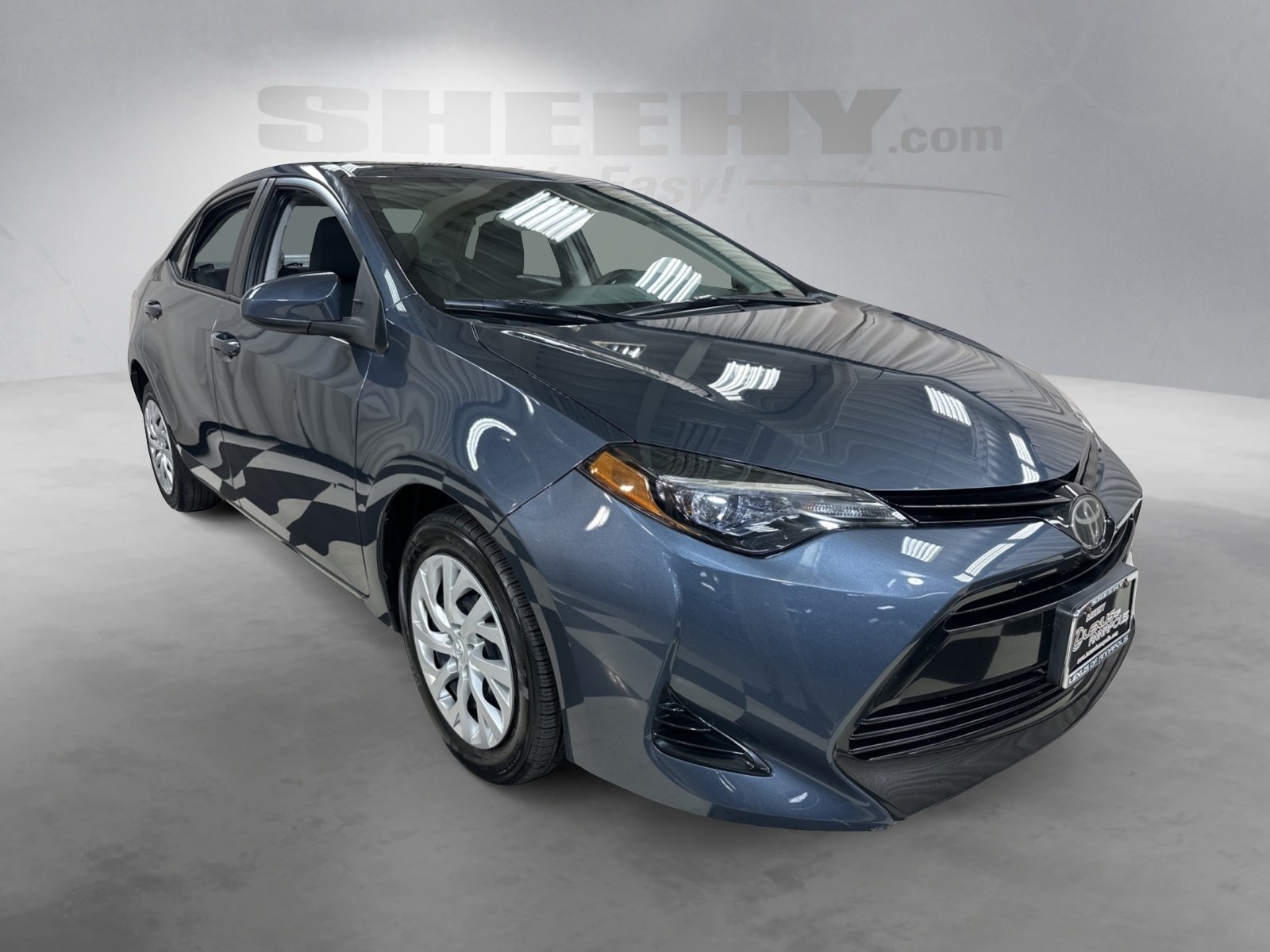 2017 Toyota Corolla LE photo 2
