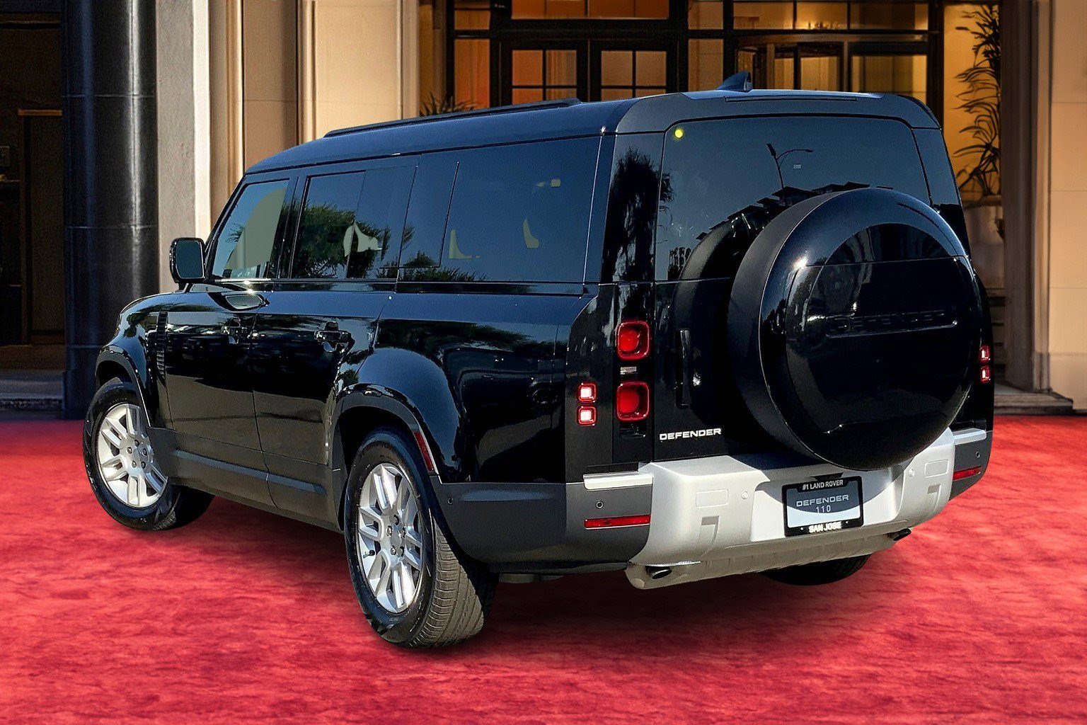 2025 Land Rover Defender 130 S photo 2