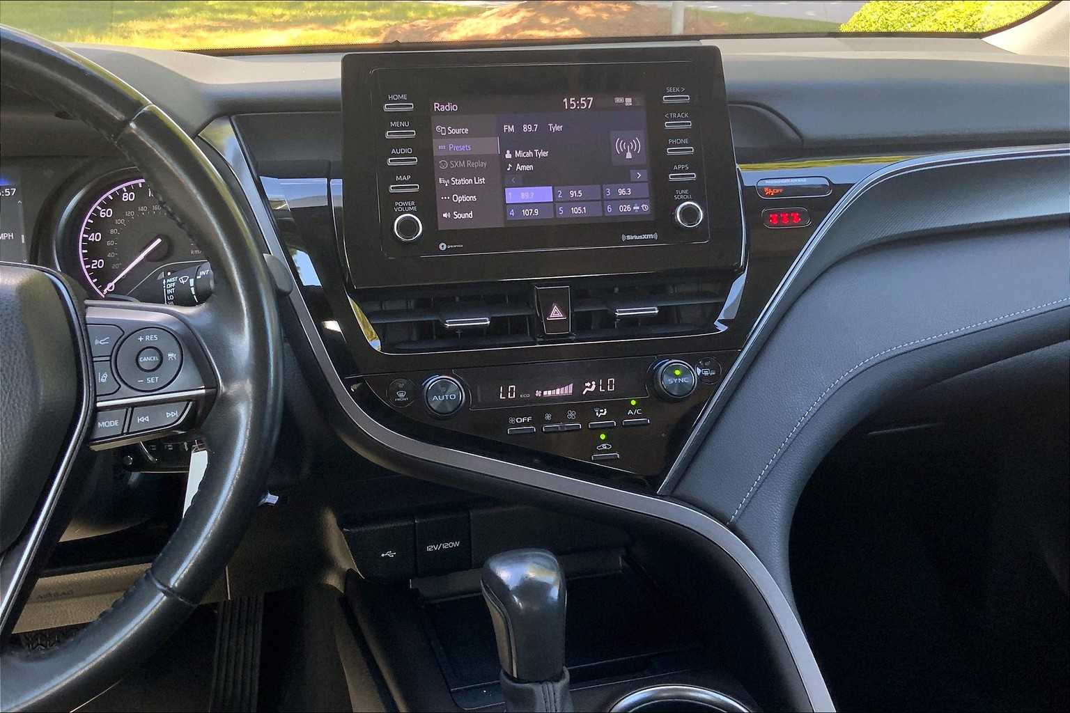 2023 Toyota Camry SE photo 6