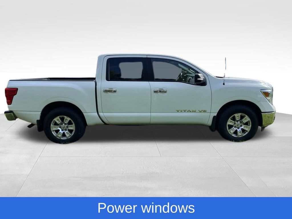 2018 Nissan Titan SV photo 6