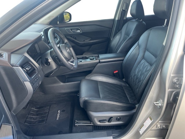 2022 Nissan Rogue Platinum photo 8