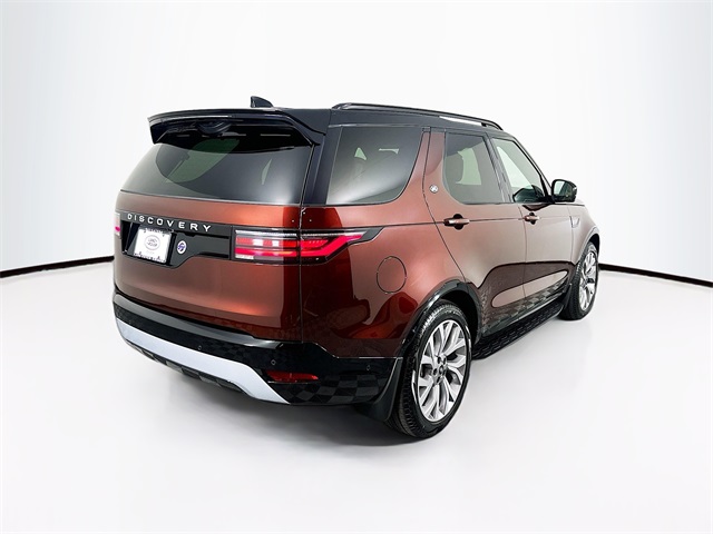 2026 Land Rover Discovery photo 4