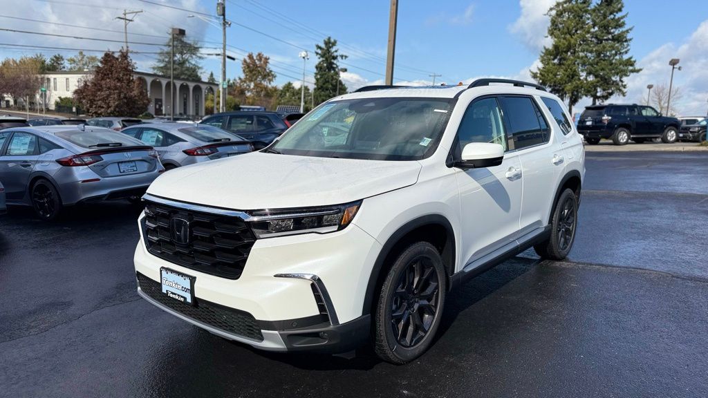2025 Honda Pilot Touring photo 2