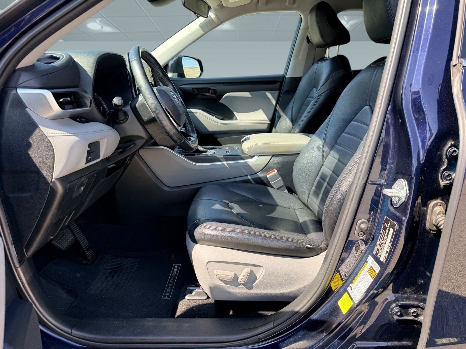 2020 Toyota Highlander LE photo 5