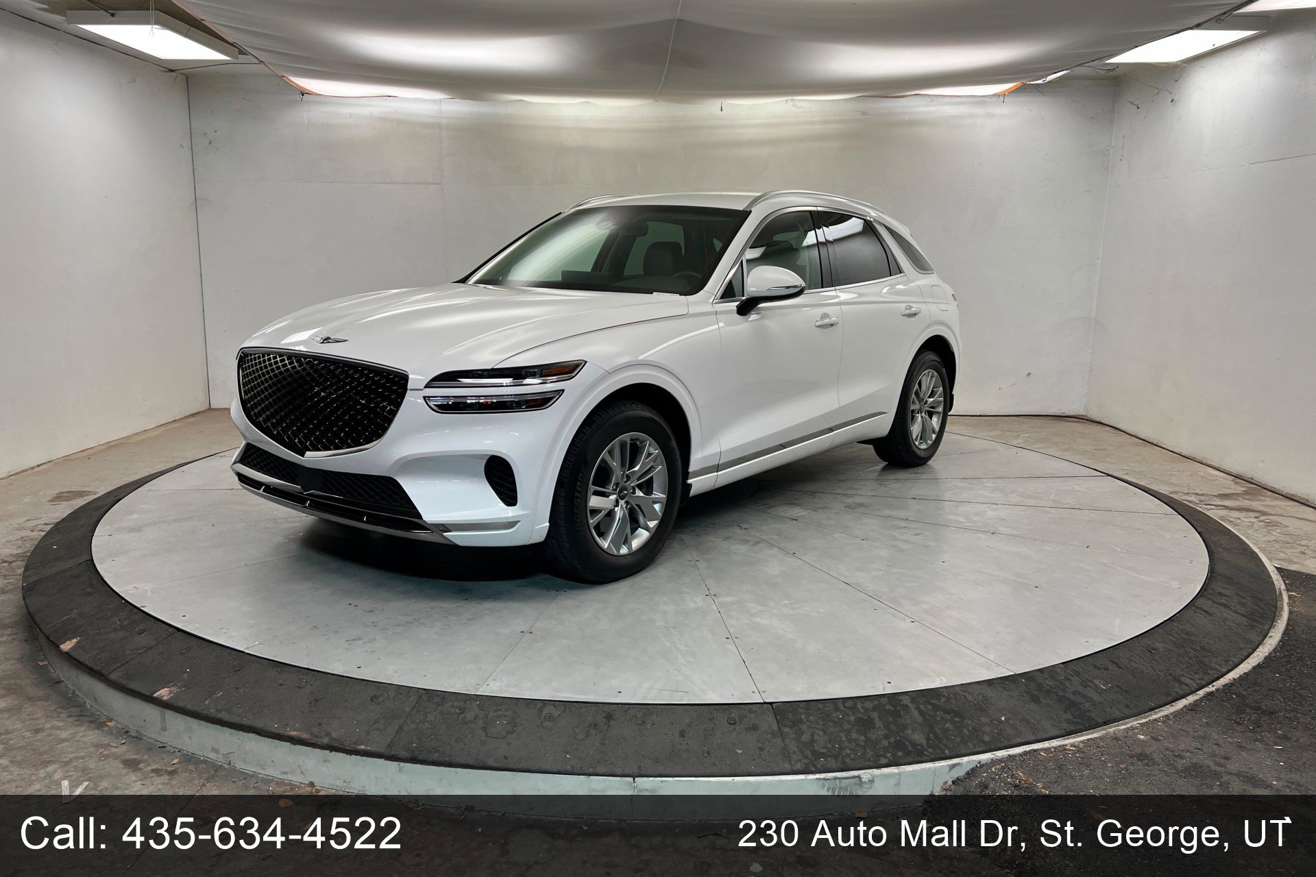 2022 GENESIS GV70 Standard's photo