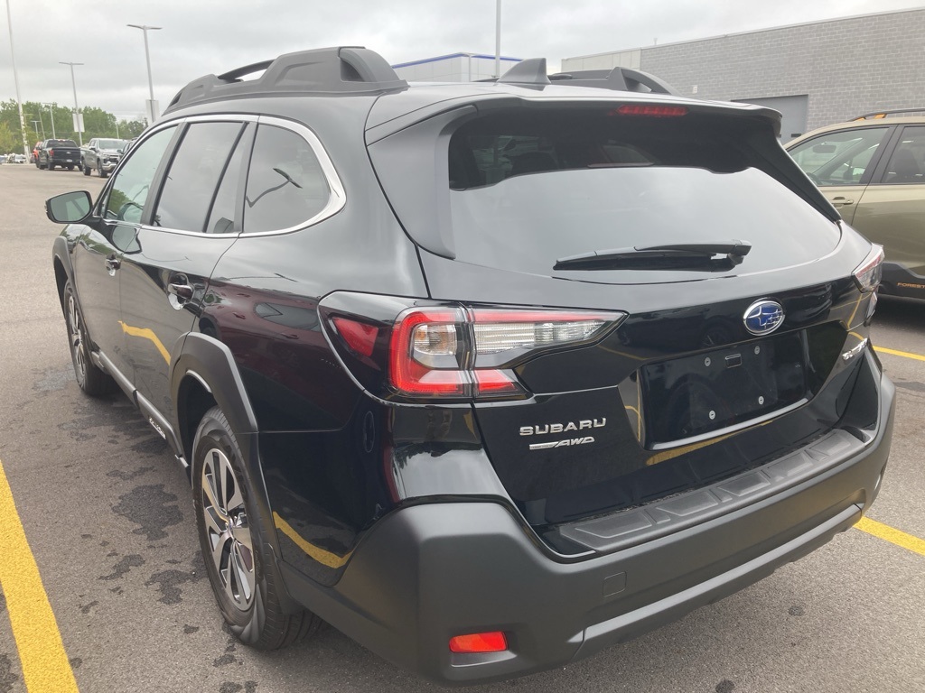 2025 Subaru Outback Premium photo 3