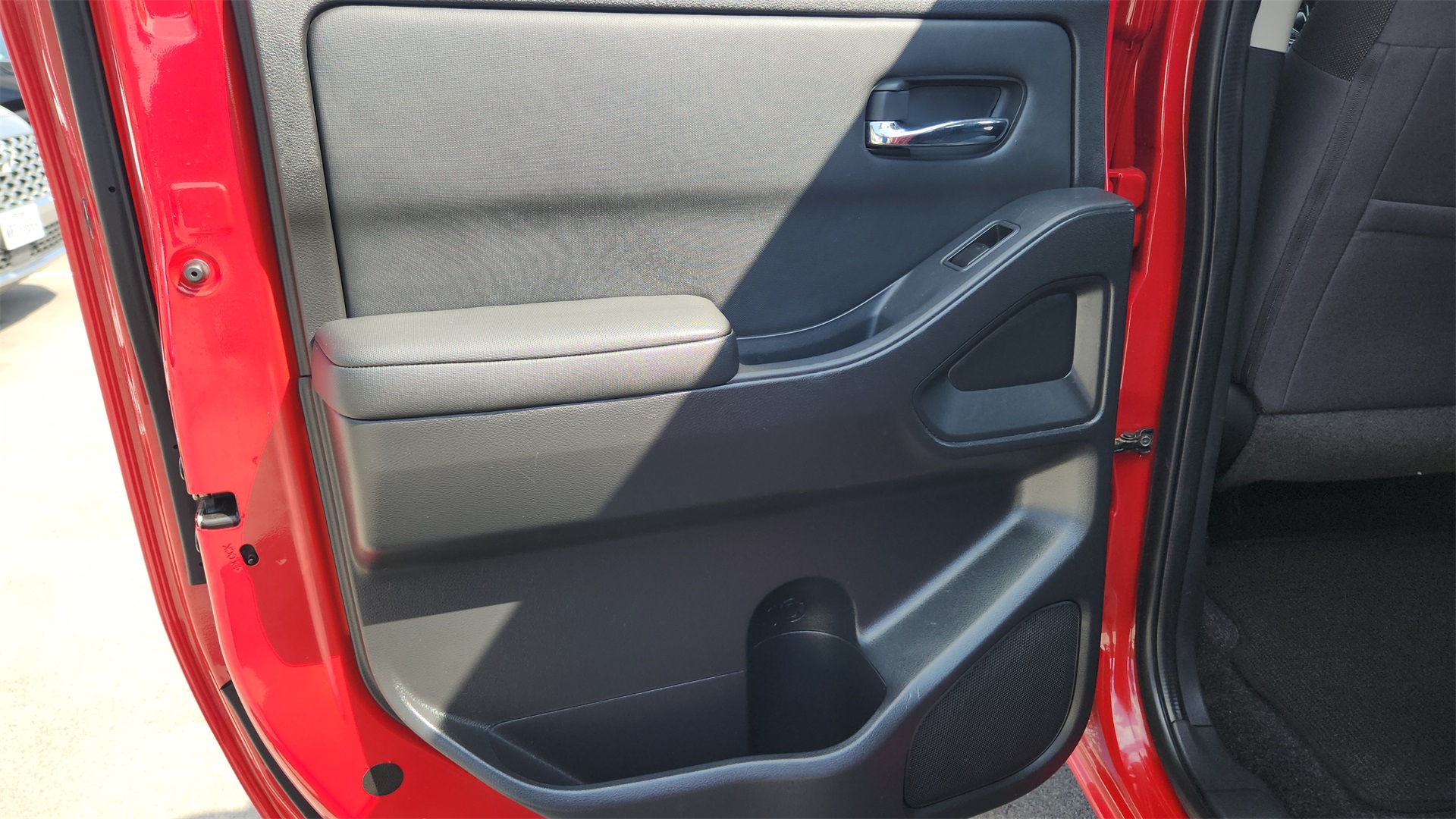 2022 Nissan Frontier SV photo 16