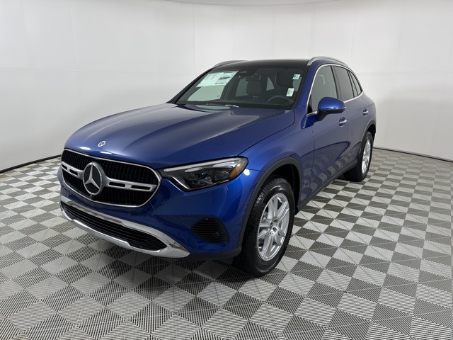2025 Mercedes Benz GLC 300 4MATIC photo 3
