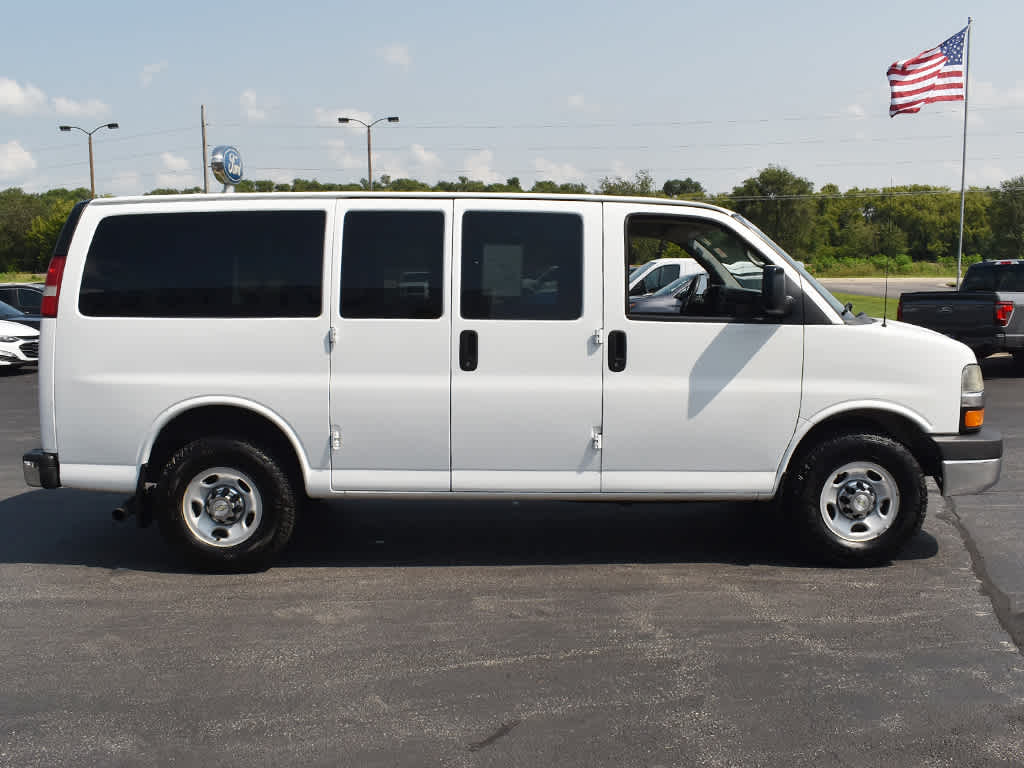 2014 Chevrolet Express 2500 LT photo 10