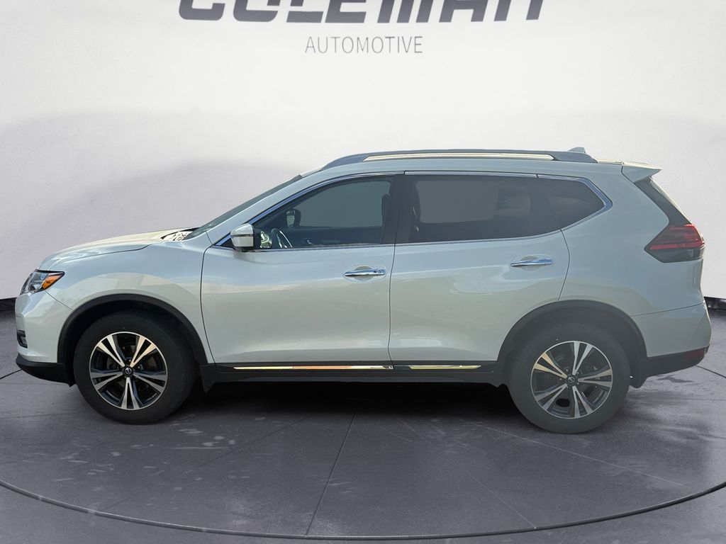 2017 Nissan Rogue SL photo 2