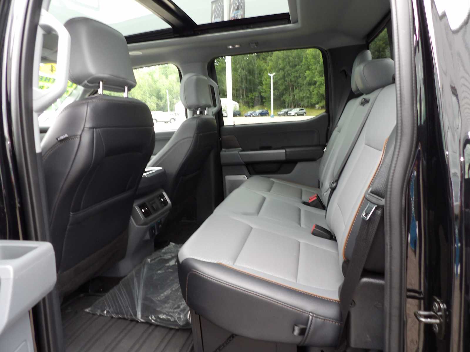 2024 Ford F-150 Lariat photo 10