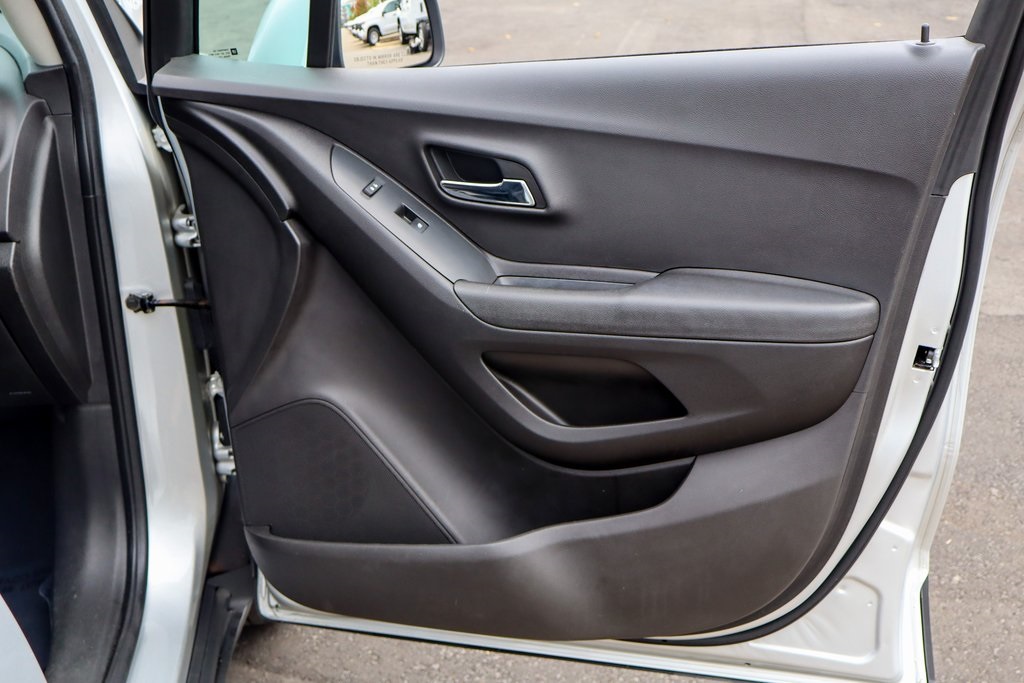 2016 Chevrolet Trax LS photo 33