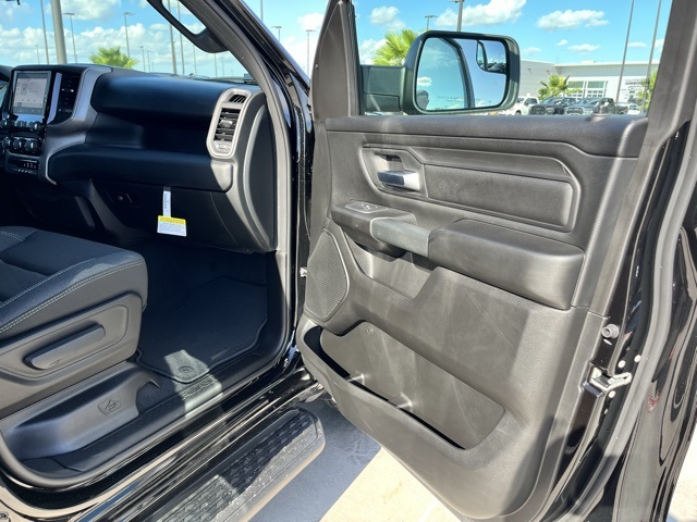 2025 Ram 1500 Tradesman photo 18