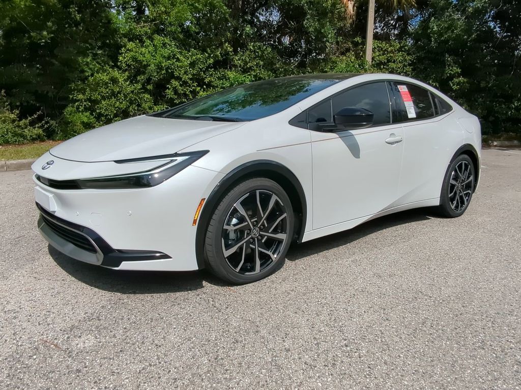 2025 Toyota Prius XSE's photo