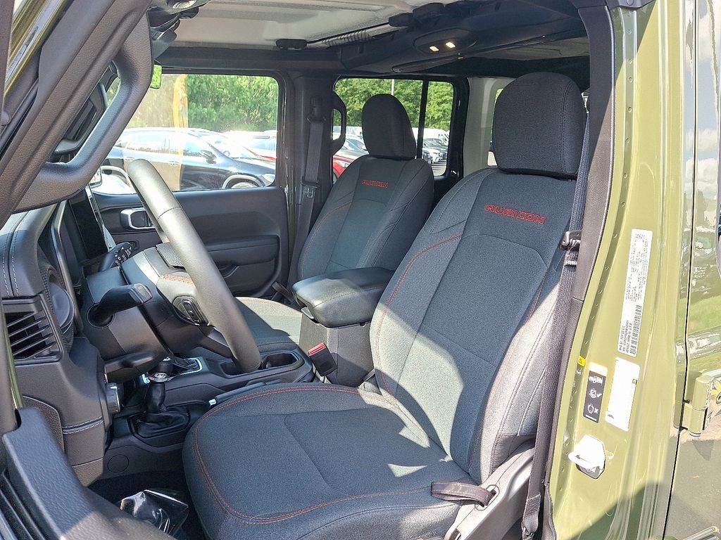 2024 Jeep Wrangler Rubicon photo 13